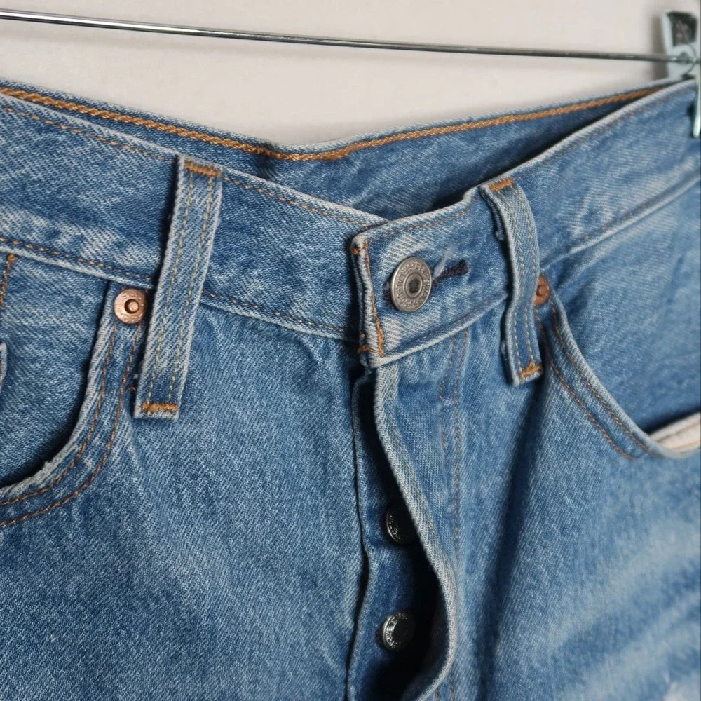 Levis excellent pre